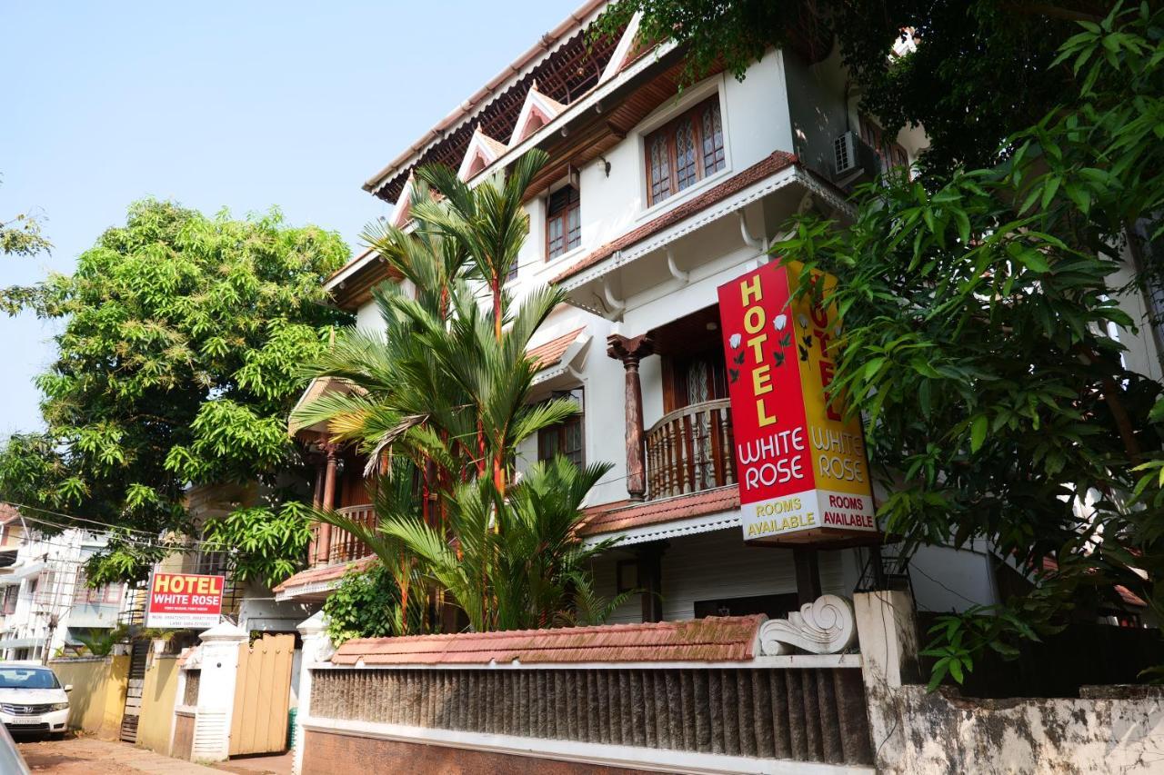 Hotel White Rose Kochi Exterior foto