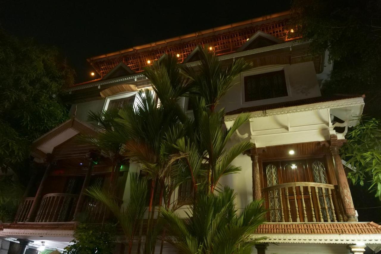 Hotel White Rose Kochi Exterior foto