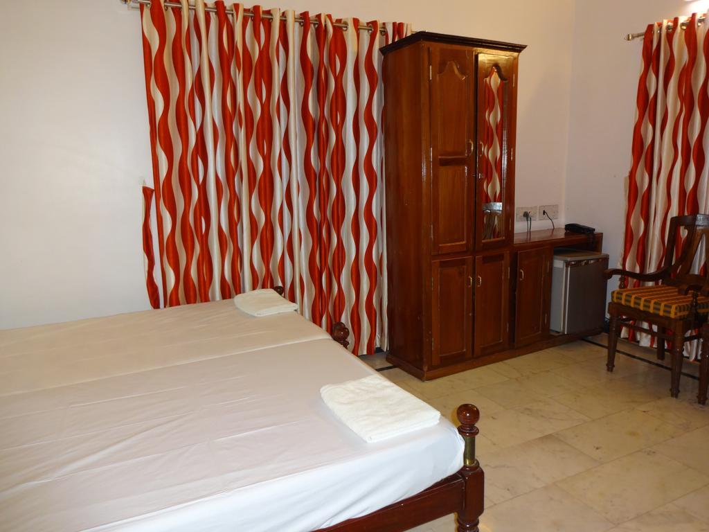 Hotel White Rose Kochi Zimmer foto